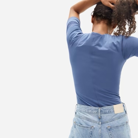 Everlane The Short-Sleeve Crew Neck Bodysuit - Picture 4 of 5